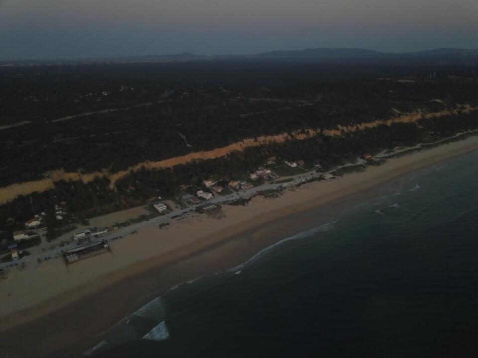 Rock'S Beach Spot Suit Кошта-да-Капаріка Екстер'єр фото