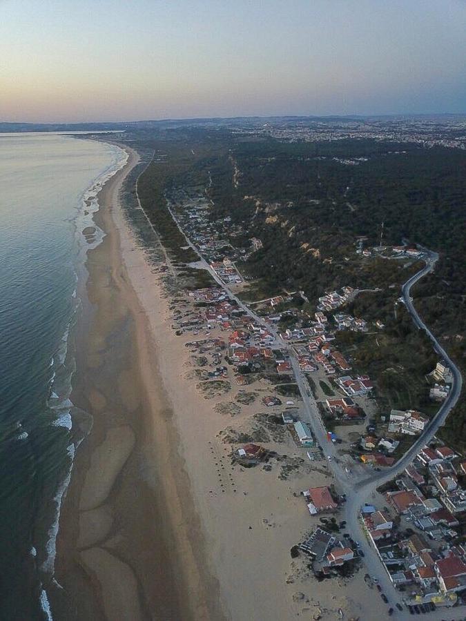 Rock'S Beach Spot Suit Кошта-да-Капаріка Екстер'єр фото